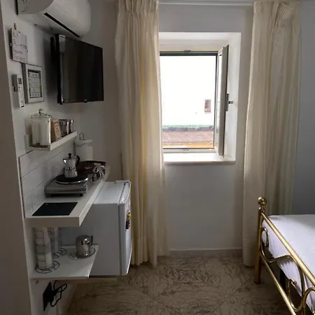 House S. Ferdinando * Naples