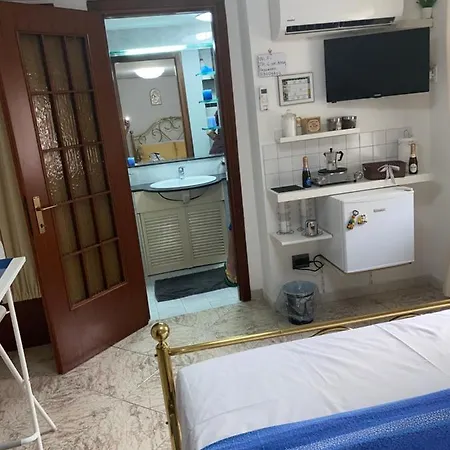 House S. Ferdinando * Naples