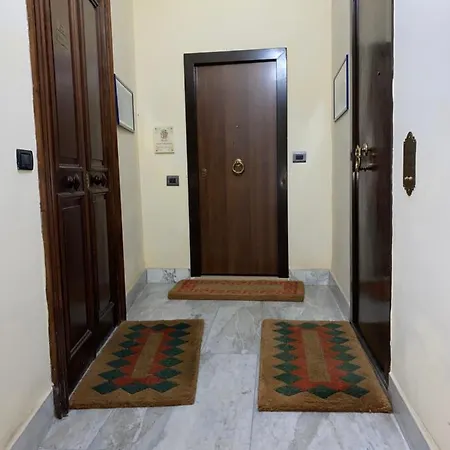 House S. Ferdinando 아파트 *