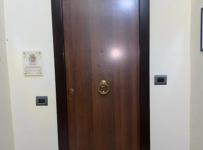 House S. Ferdinando * Nápoly